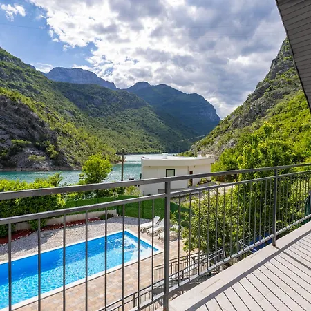 - Dreznica Villa Golemac